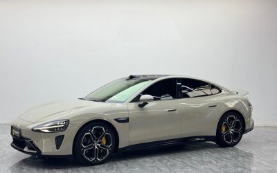 Передний вид Xiaomi SU7 2024, китайский подержанный электроседан, 2WD, на продажу в Китае, цена и характеристики.