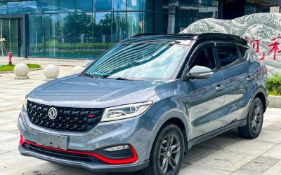 Передний экстерьер FENGON 580 2020 внедорожник, авто с пробегом на продажу в Китае, готов для обзора и покупки.