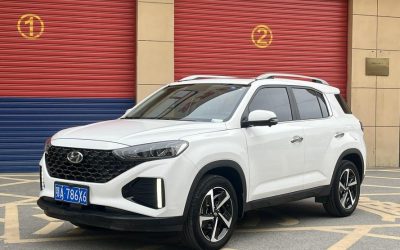 Передний экстерьер Hyundai ix35 2021 внедорожник, авто с пробегом на продажу в Китае, готов для обзора и покупки.