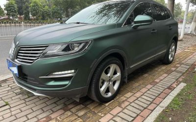 Общий вид подержанного внедорожника Lincoln MKC 2018, рынок б/у автомобилей Китая, бензин, полный привод, технические характеристики, цена и обзор.