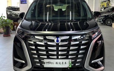 Передний экстерьер Denza D9 2023 минивэн, авто с пробегом на продажу в Китае, готов для обзора и покупки.