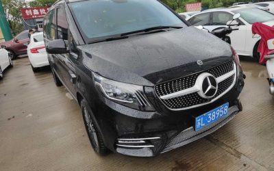 Экстерьер подержанного Mercedes-Benz Vito 2022, бензин, 2WD, автомобиль на продажу в Китае, цена и обзор.