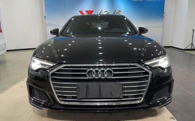 Экстерьер подержанного седана Audi A6L 2020 года, авто на продажу, бензин, 2WD, с характеристиками и ценой.