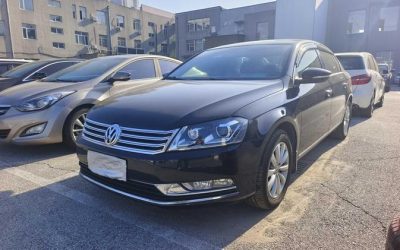 Общий вид подержанного седана Volkswagen Magotan 2015, китайский б/у автомобиль, бензин, 2WD, на продажу с характеристиками.