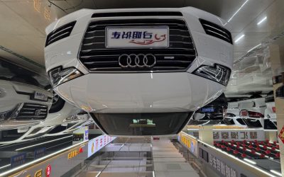 Фронтальный вид Audi A4L 2018, подержанный седан на продажу в Китае, с ценой.