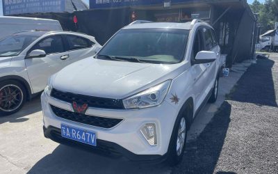 Экстерьер подержанного Wuling Hongguang S3 2018, бензин, 2WD, китайский автомобиль на продажу, цена и обзор.