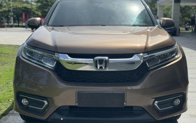 Фронтальный вид Honda Avancier 2019, подержанный внедорожник на продажу в Китае, с ценой.