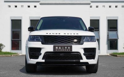 Экстерьер подержанного внедорожника Land Rover Range Rover 2015 года, авто на продажу, бензин, 4WD, с характеристиками и ценой.