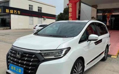 Общий вид подержанного минивэна Honda Elysion 2022, китайский б/у автомобиль, гибрид, 2WD, на продажу с характеристиками.