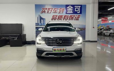 Общий вид Trumpchi GS8 2019, подержанный автомобиль на продажу в Китае, демонстрирующий экстерьер, характеристики и цену для покупателей внедорожников.