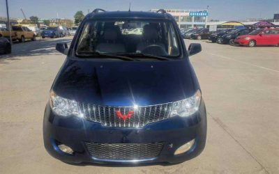 Полный вид подержанного Wuling Hongguang 2011 бензинового минивэна, с ценой и характеристиками для покупателей в Китае