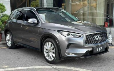 Общий вид Infiniti QX50 2019, подержанный внедорожник на продажу, демонстрирующий экстерьер, характеристики и цену для покупателей подержанных авто.