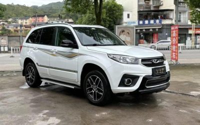 Общий вид Chery Tiggo 3 2018, подержанный автомобиль на продажу в Китае, демонстрирующий экстерьер, характеристики и цену для покупателей внедорожников.