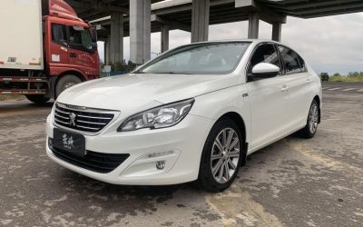 Полный вид подержанного Peugeot 408 2017 бензинового седана, с ценой и характеристиками для покупателей в Китае