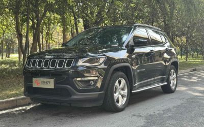 Полный вид б/у 2019 Jeep Compass внедорожника, бензин, 4WD, на продажу с ценой на рынке подержанных авто в Китае.