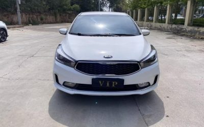 Полный вид б/у 2017 Kia K3 седана, бензин, 2WD, на продажу с ценой на рынке подержанных авто в Китае.