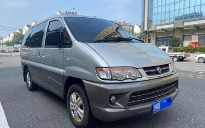 Передний экстерьер б/у 2012 Dongfeng Forthing Lingzhi минивэн, китайский подержанный авто, бензиновый, 2WD, на продажу в Китае, с характеристиками, ценой и обзором.
