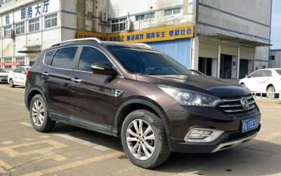 Экстерьер подержанного Dongfeng Aeolus AX7 2015, внедорожник, бензин, 2WD, на продажу в Китае.