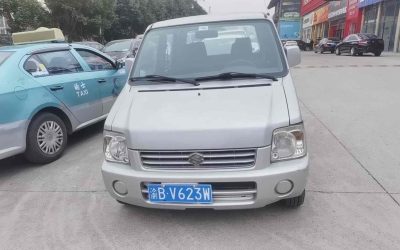 Вид экстерьера Suzuki Wagon R 2011, бензиновый хэтчбек, подержанный автомобиль на продажу в Китае, характеристики и цена