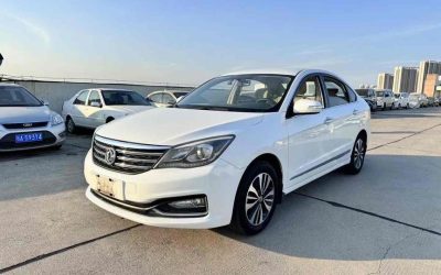 Вид экстерьера Dongfeng Aeolus A60 2016, бензиновый седан, подержанный автомобиль на продажу в Китае, характеристики и цена