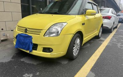 Полный вид подержанного Suzuki Swift 2009 бензинового хэтчбека, с ценой и характеристиками для покупателей