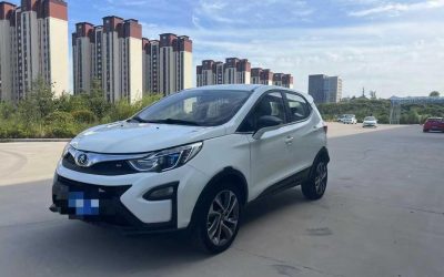 Экстерьер подержанного BYD Yuan 2016, электрический внедорожник, 2WD, на продажу в Китае.