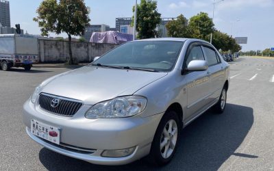 Полный экстерьер подержанного автомобиля Toyota Corolla 2007, седан, бензин, 2WD, на продажу. Узнайте характеристики, цену и обзоры этого б/у авто.
