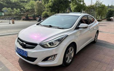 Общий вид подержанного автомобиля Hyundai Elantra 2013, седан, бензин, 2WD, подержанный автомобиль на продажу в Китае, спецификации, цена, обзоры.