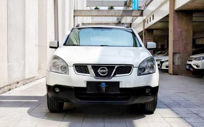 Полный экстерьер подержанного автомобиля Nissan Qashqai 2012, внедорожник, бензин, 2WD/4WD, на продажу. Ознакомьтесь с характеристиками, ценой и обзорами этого б/у авто.
