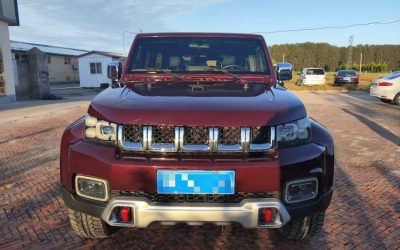 Общий вид BAIC BJ40 2018, подержанный автомобиль на продажу в Китае, демонстрирующий экстерьер, характеристики и цену для покупателей подержанных внедорожников.