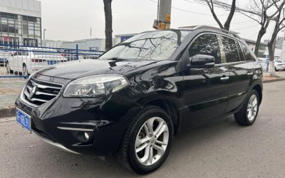 Общий вид подержанного внедорожника Renault Koleos 2013, китайский б/у автомобиль, бензин, 4WD, на продажу с характеристиками и ценой.