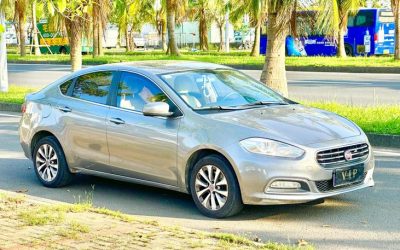 Полный экстерьер подержанного бензинового автомобиля Fiat Viaggio 2015 года, седан, на продажу в Китае, с характеристиками и ценой.