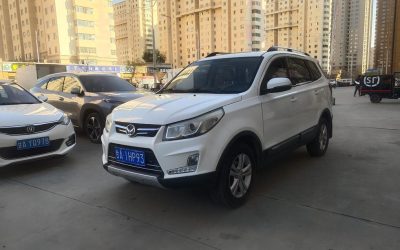 Полный вид б/у 2017 BAIC Huansu S3 внедорожника, бензин, 2WD, на продажу с ценой на рынке подержанных авто в Китае.