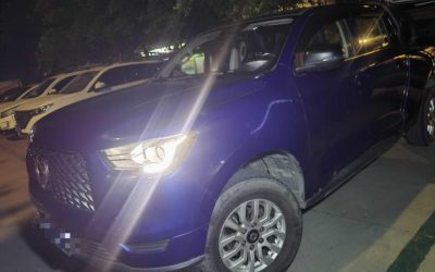 Полный вид б/у 2021 Great Wall POER пикапа, дизель, 4WD, на продажу с ценой на рынке подержанных авто в Китае.