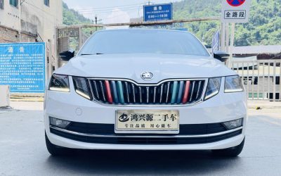 Характеристики подержанного седана Skoda Octavia 2018, бензин, передний привод, на продажу в Китае