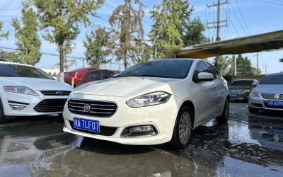Полный вид б/у 2013 Fiat Viaggio седана, бензин, 2WD, на продажу с ценой на рынке подержанных авто в Китае.