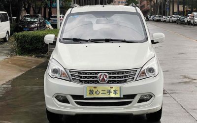 Вид экстерьера Weiwang M30 2016, бензиновый минивэн, подержанный автомобиль на продажу в Китае, характеристики и цена