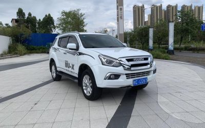 Экстерьер подержанного Isuzu mu-X 2019, дизель, 4WD, автомобиль на продажу в Китае, цена и обзор.