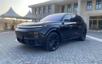 Полный вид подержанного LI L7 2023 подключаемого гибрида внедорожника, с ценой и характеристиками для покупателей в Китае