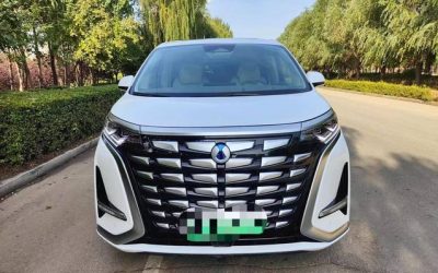 Экстерьер б/у Denza D9 2023, электрический, 2WD, китайский подержанный автомобиль на продажу, характеристики и цена.