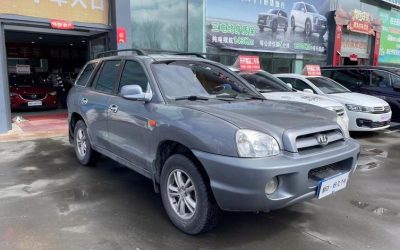Обзор подержанного внедорожника Hyundai Santa Fe Classic 2011, китайский подержанный автомобиль на продажу, проверьте цену, характеристики и обзоры 4WD бензинового авто.