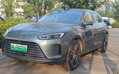 Полный вид подержанного AITO M5 2023 подключаемого гибрида внедорожника, с ценой и характеристиками для покупателей в Китае