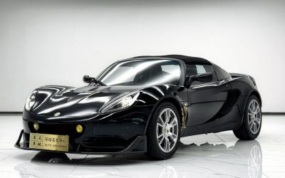 Передний экстерьер подержанного Lotus Elise 2015 бензинового спорткара, с характеристиками и ценой для покупателей