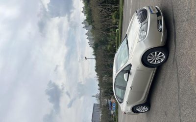 Экстерьер Buick Excelle GT 2012, подержанный седан на продажу в Китае, обзор характеристик бензина 2WD, цена и покупка в Китае.