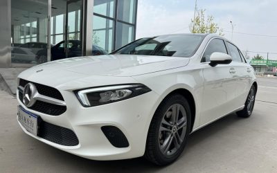 Экстерьер Mercedes-Benz A-Class 2020, подержанный хэтчбек на продажу в Китае, обзор характеристик бензина 2WD, цена и покупка в Китае.