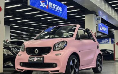 Полный экстерьер smart fortwo 2018, б/у хэтчбек на продажу в Китае, обзор характеристик бензина 2WD, цена и покупка в Китае.