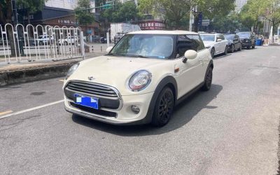 Экстерьер MINI 2015, подержанный хэтчбек на продажу в Китае, обзор характеристик бензина 2WD, цена и покупка в Китае.