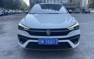 Экстерьер подержанного седана Roewe i5 2021 года, китайского подержанного автомобиля на продажу, с характеристиками и ценой для покупателей в Китае.