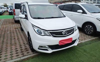 Полный вид Changan Kaicheng Oshan A600 2017, китайский подержанный автомобиль, минивэн, бензиновый, 2WD, на продажу с техническими характеристиками и ценой.