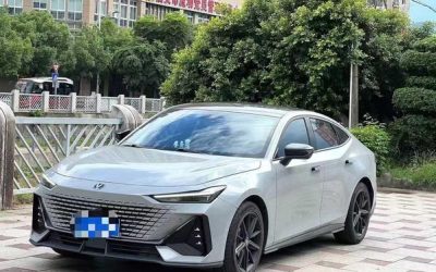 Changan UNI-V 2022, седан, бензин, 2WD, подержанный автомобиль из Китая, для продажи, обзор и цена.